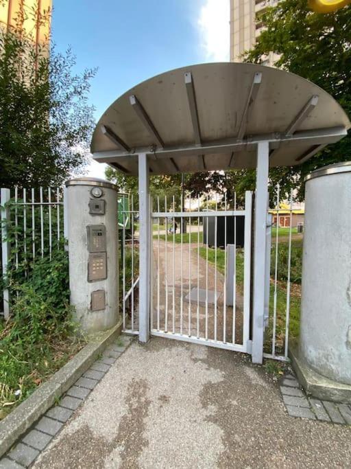 Comfy Entire Flat With City View Balcony In Regents Park, Camden, Central London Apartment Exterior photo